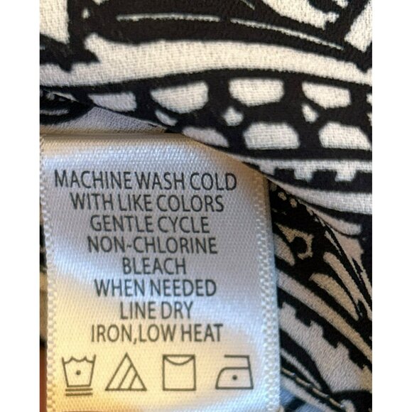 Max Studio Plus Size Black White Geometric Print Pull Over Blouse Size 2X NWOT - Picture 8 of 9